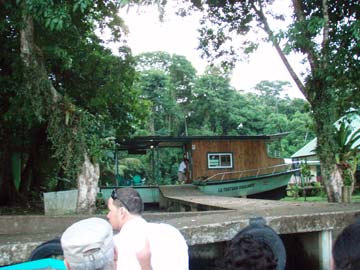 ���b�W�̑Ί݂̃g���g�Q�[�����������̃r�W�^�[�Z���^�[